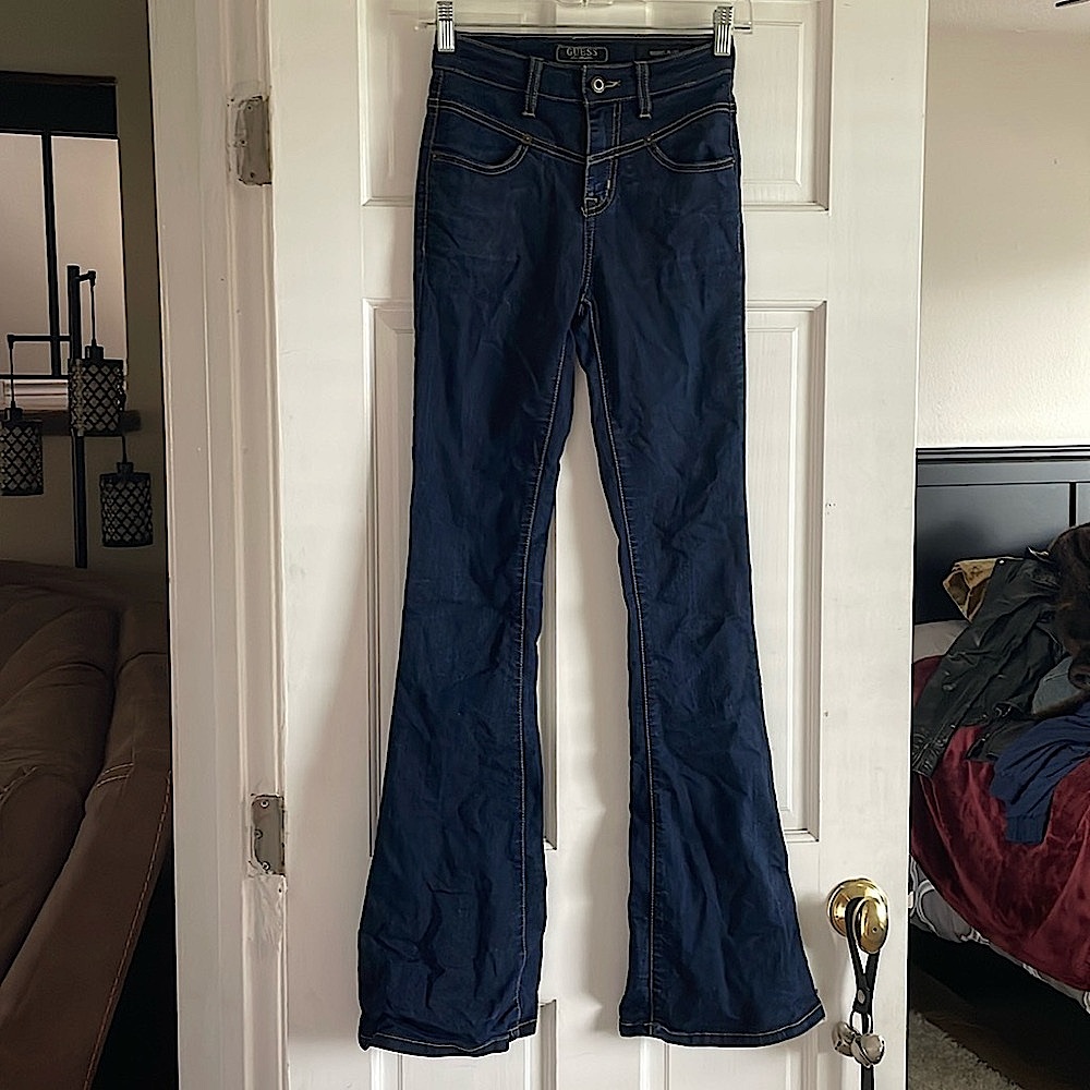 Guess “Iconic Flare” Jeans